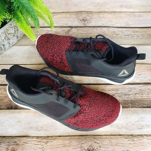 Reebok Boys Running Shoes Sz 51/2 Color Black/Red